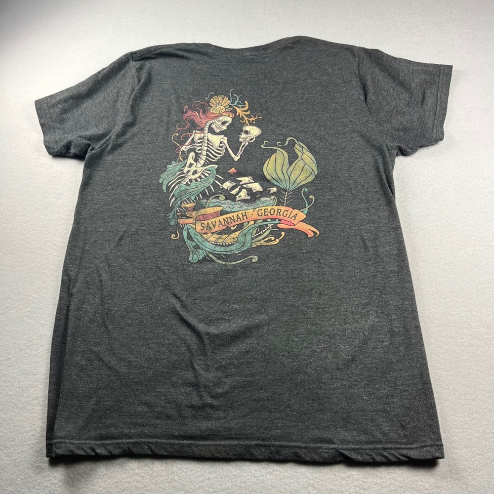 The Duck Company Savannah Georgia Mermaid Skeleton Graphic T-Shirt Gray Mens M